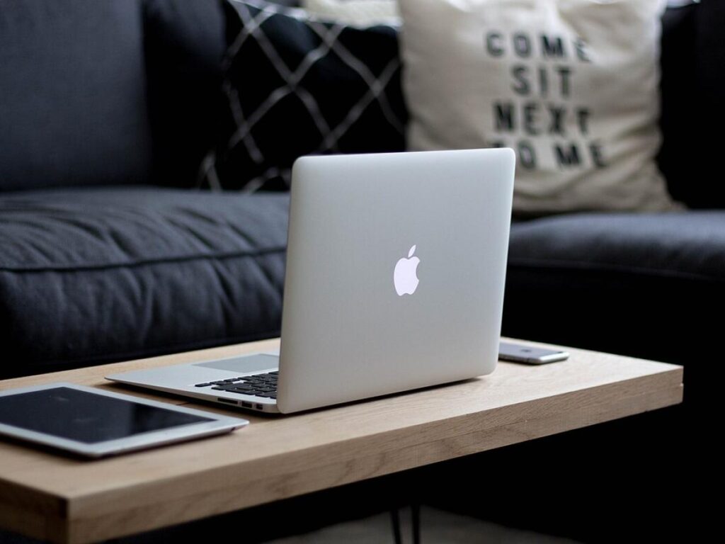 MacBook M5