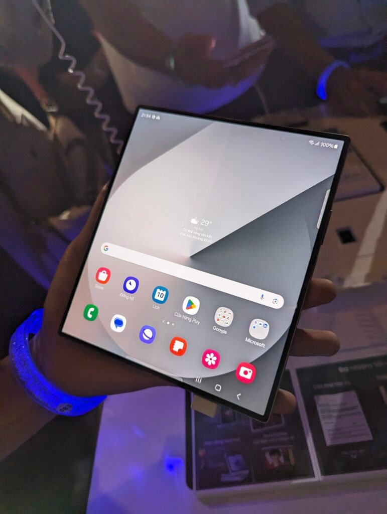 Samsung Galaxy Z Fold Wide